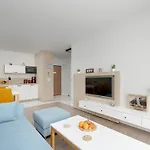 Bel Mare B321 Premium In With Balcony By Renters Apartman *