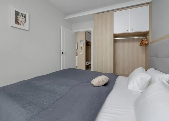 Bel Mare B321 Premium In With Balcony By Renters 米兹多洛杰